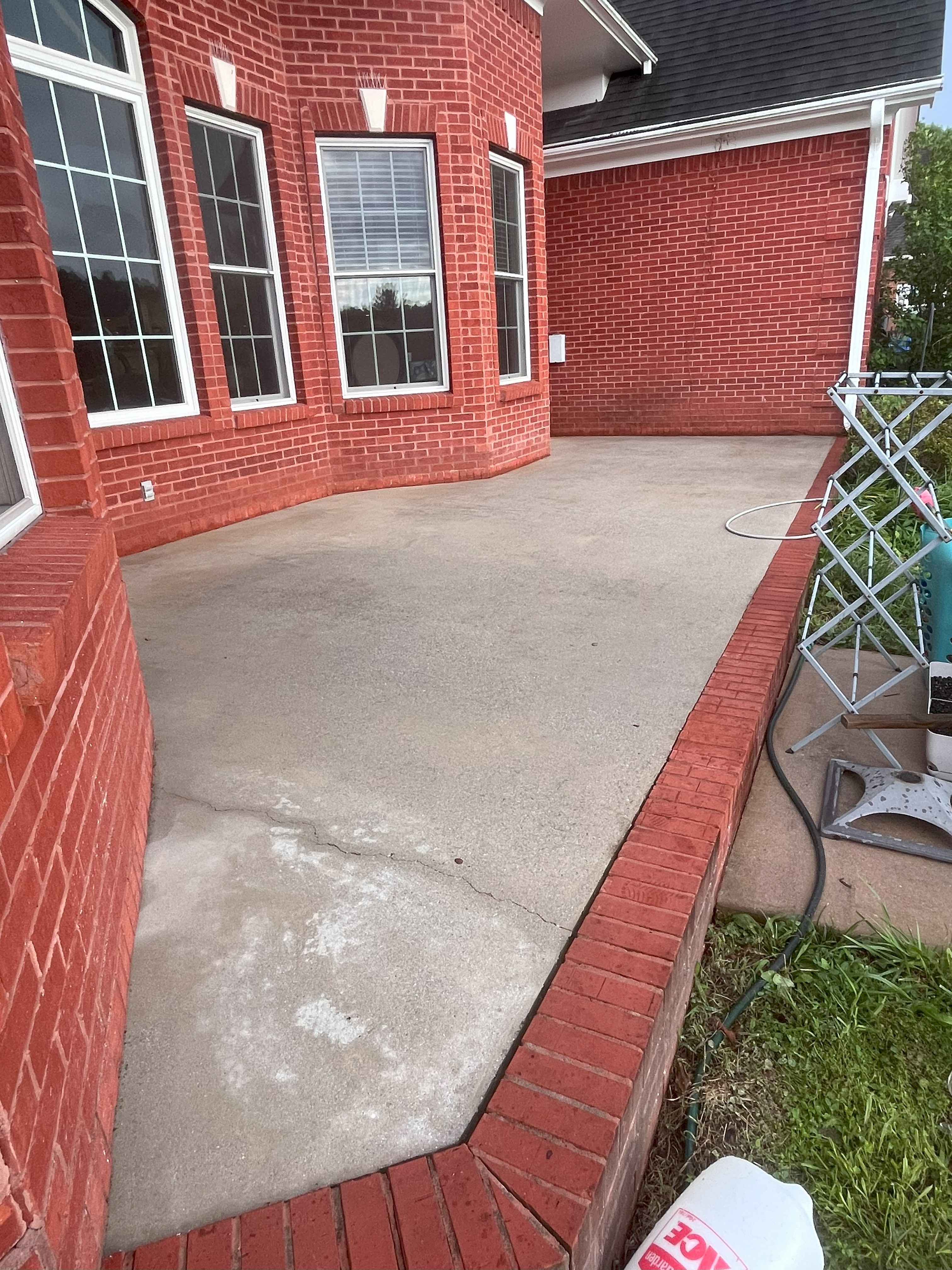Concrete patio pressure washing — after